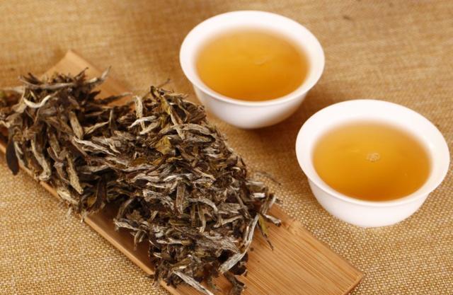 盜齡口糧茶與私房老白茶 從品飲到茶具衛(wèi)生的門(mén)道探秘